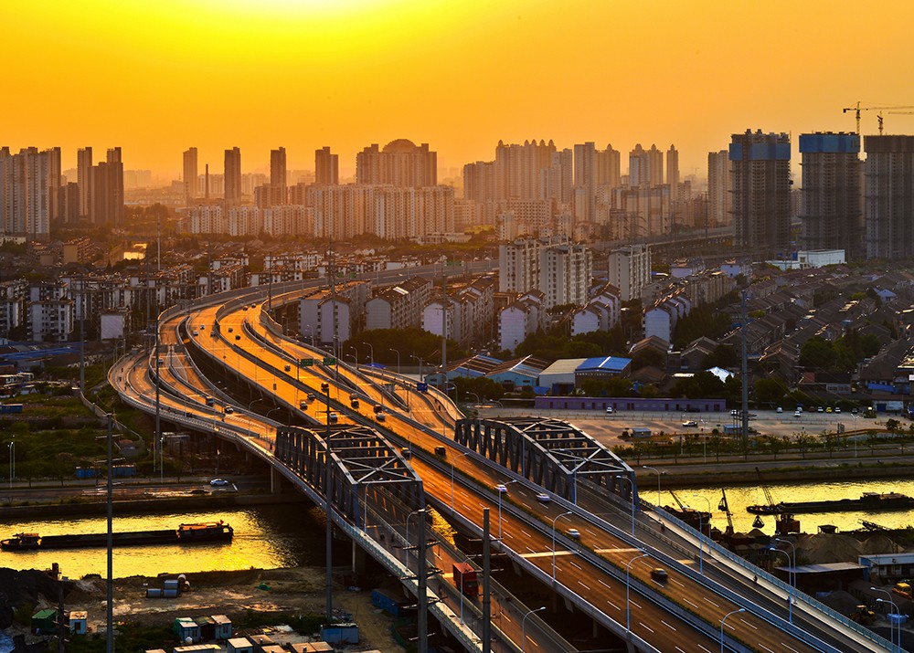 顾云石《金光大道》无锡市山北大桥块.jpg