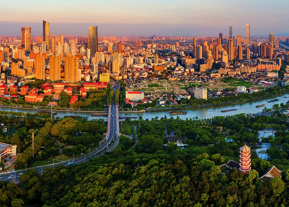 李春寿《光影新梁溪》梁溪区.jpg